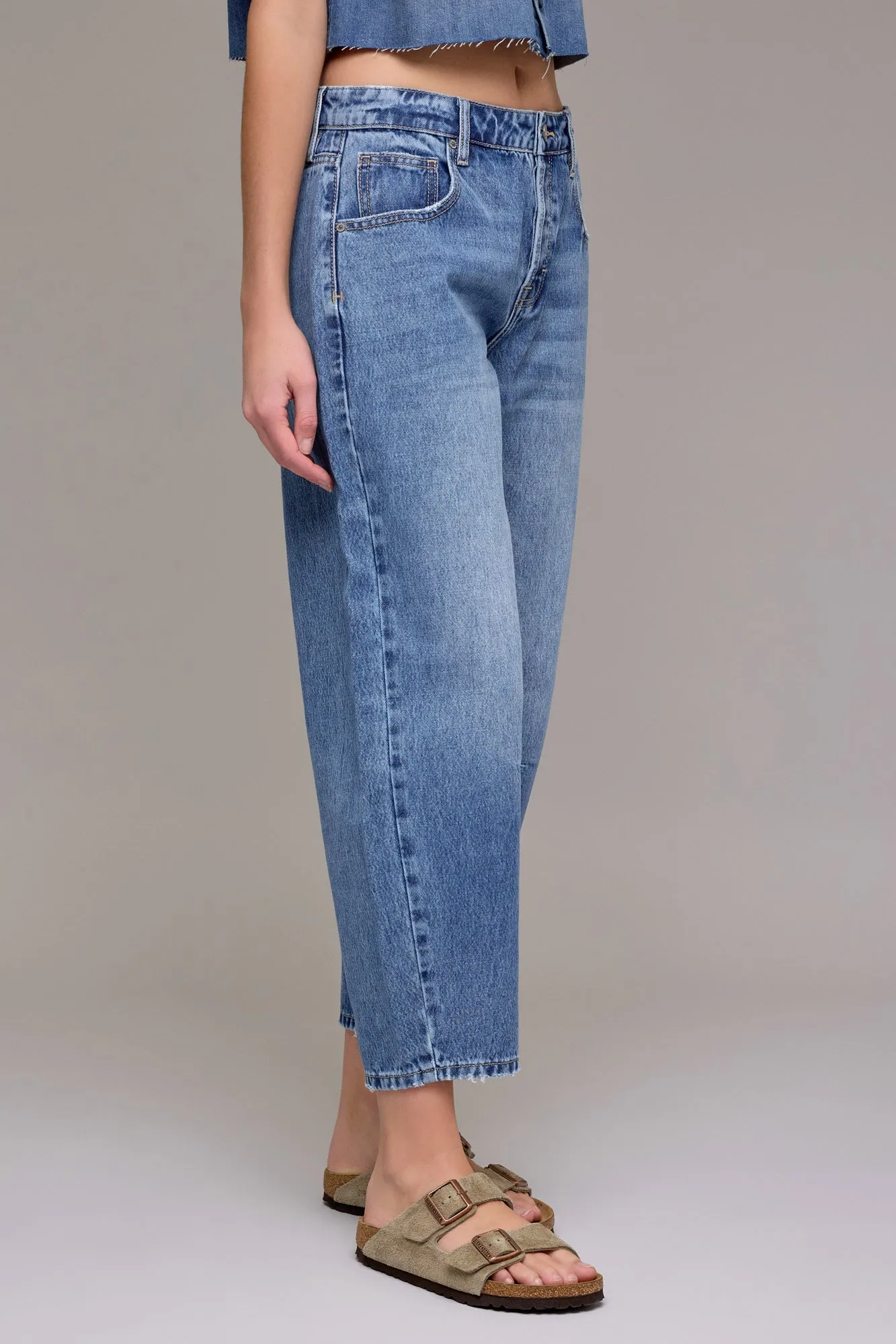 [Sammie] High-rise Barrel Medium Wash Jean