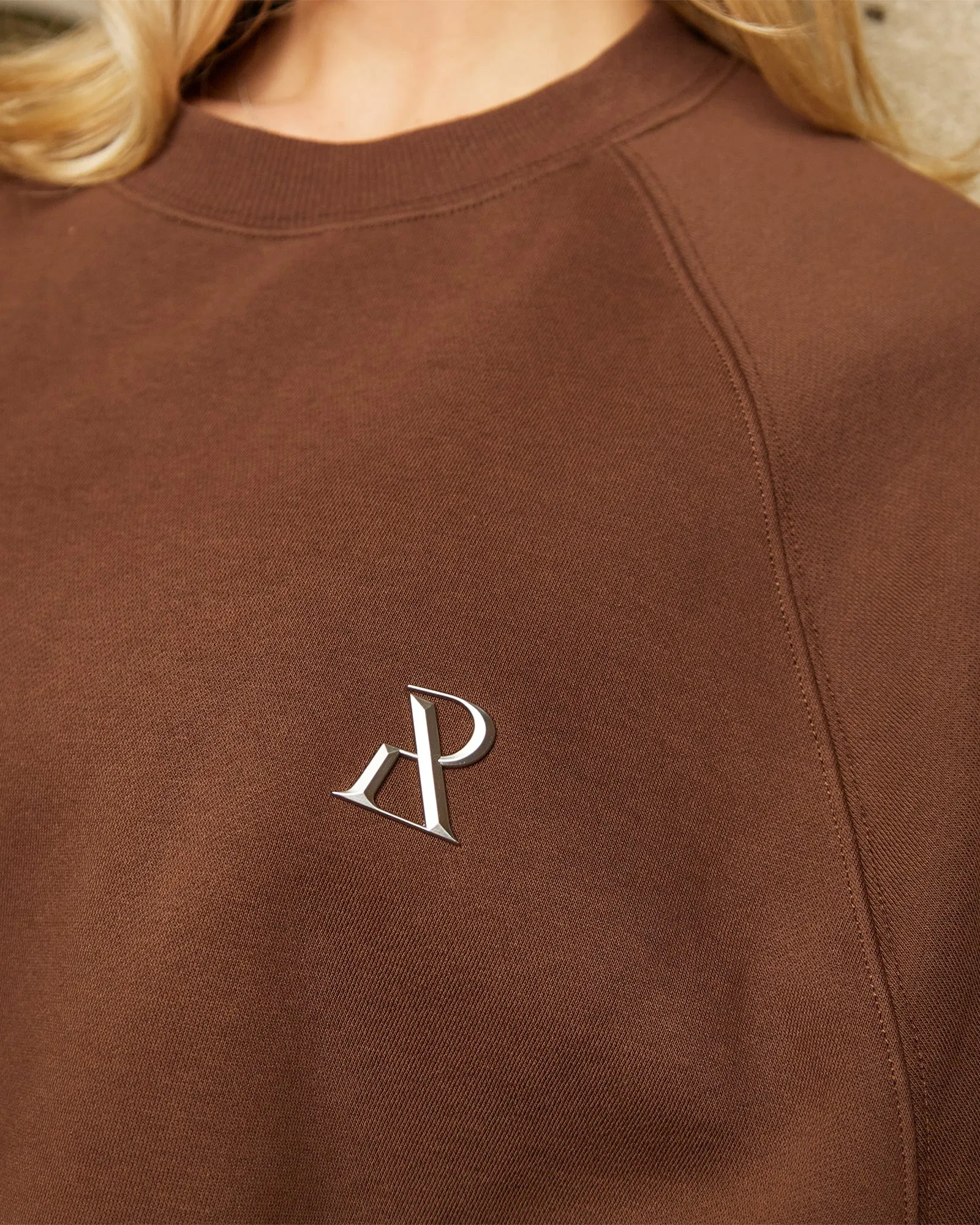 SSS REALISM RADIANT CREWNECK MOCHA